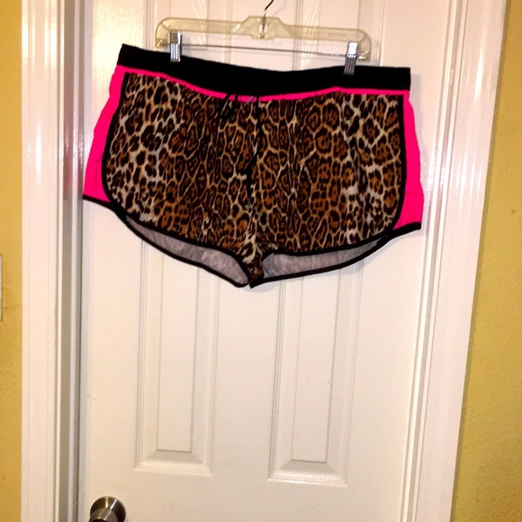 Juicy Couture Pants - Ladies sport xl cheetah print